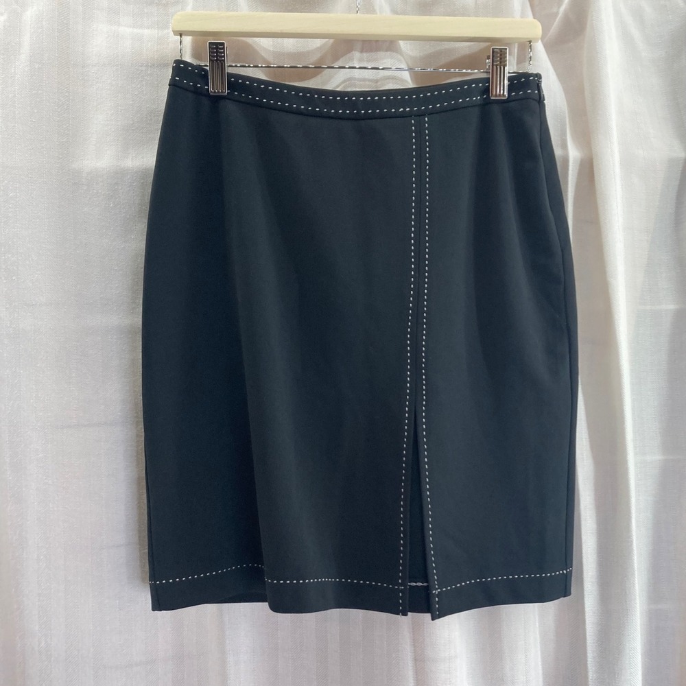 EXPRESS Black Knee Length Skirt with White Stitching Split Front Size 3/4 Chic